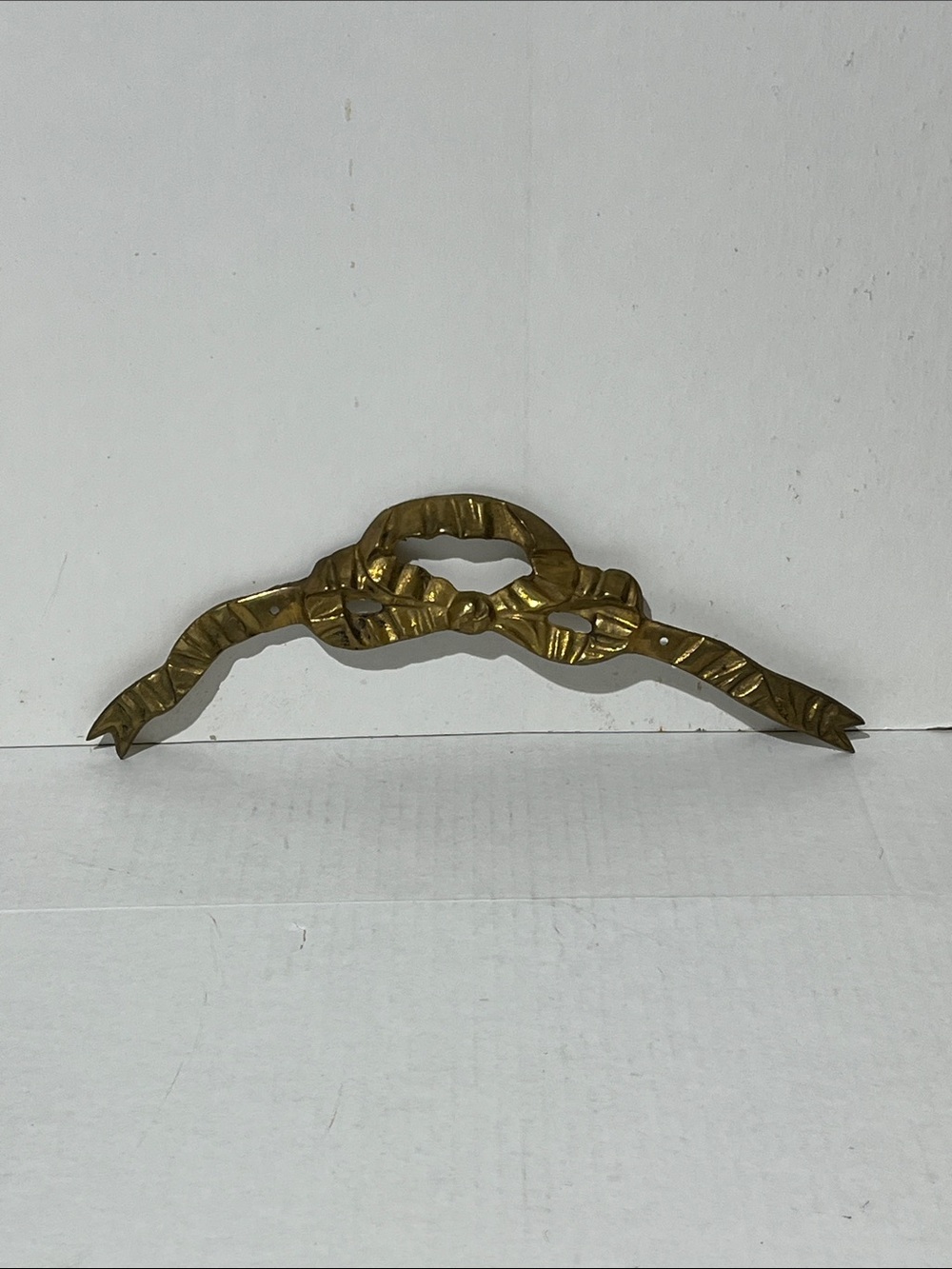 VTG Brass Ribbon Bow Swag Draping Wall Hanging Accent Decor 14.25”x4”
